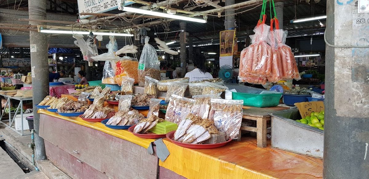 Laem Din Market ตลาดแหลมดิน photo 3