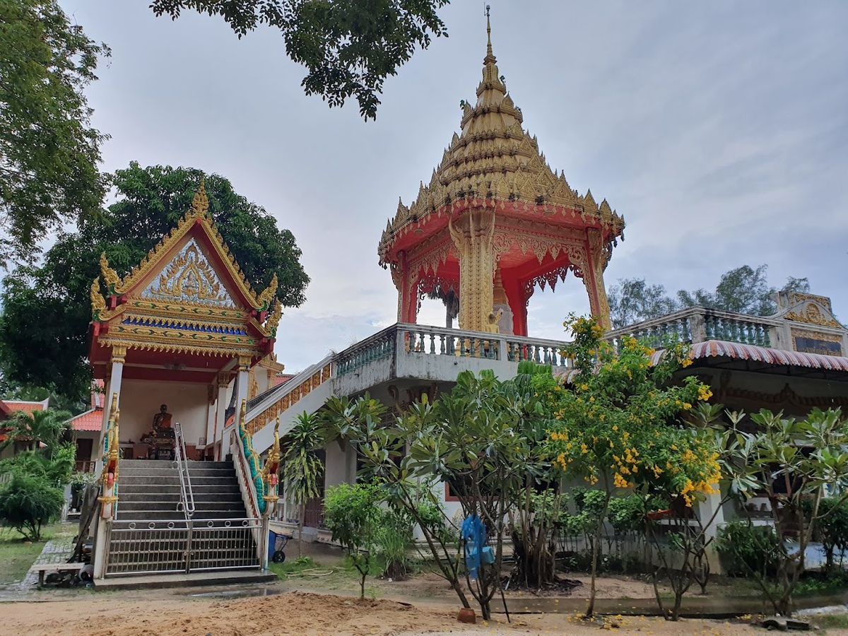 Wat Na Phra Lan photo 2