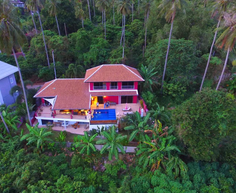 Pink House — photo 5
