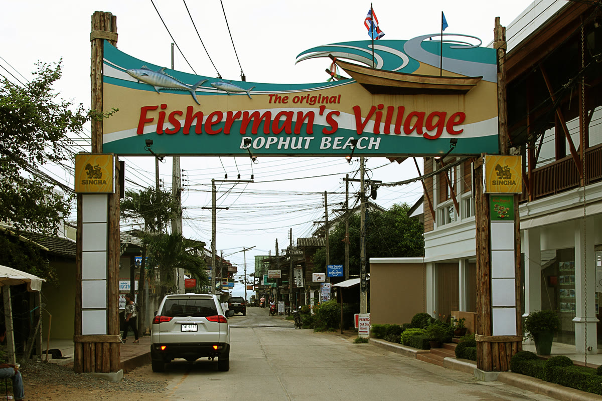 The pier at Fisherman's Village, Bophut, with long-tail boats