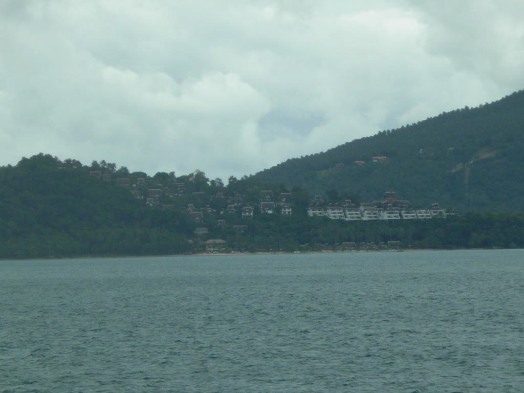 The coast road at Taling Ngam