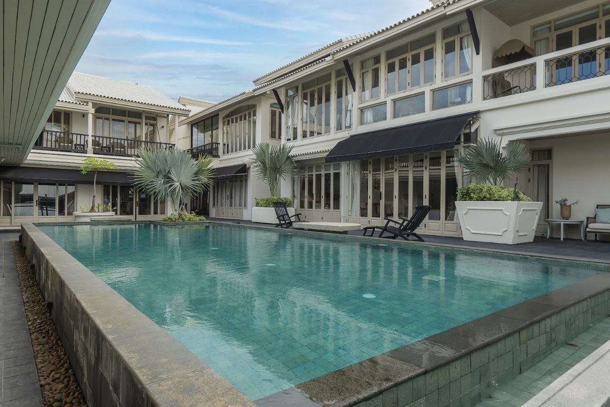B House exterior in Lipa Noi