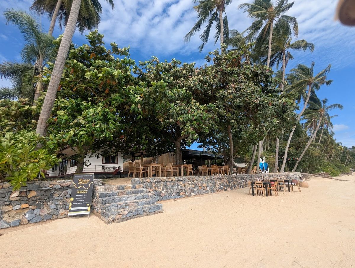 I-Talay Beach Bar room interior in Lipa Noi