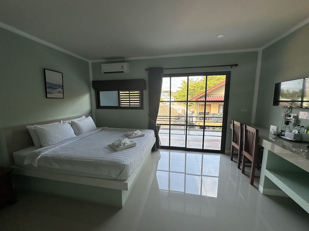 J & Ariya Hotel Near Samui Airport and Koh Phangan Pier pool and grounds in Bophut